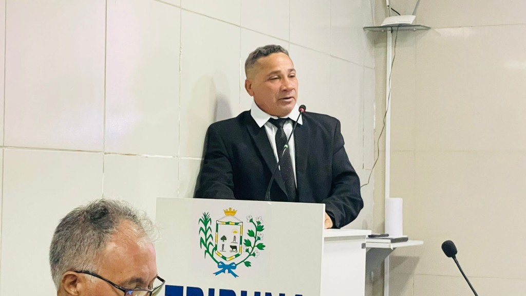 Vereador Armando de Gambeu iniciou sua fala elogiando o requerimento 111/2023 do vereador José Vicente